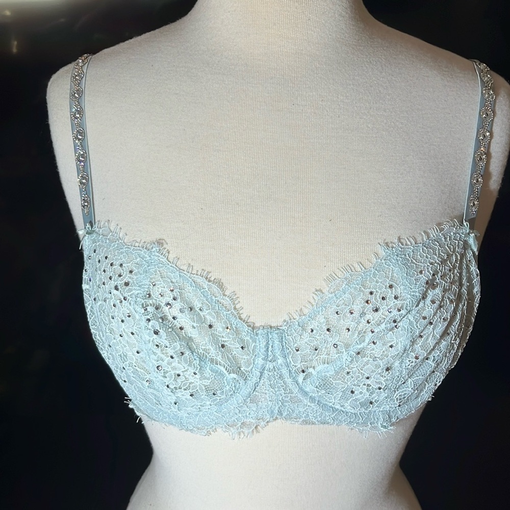 Victoria’s Secret 36C Dream Angels Push-up WITHOUT padding, sky blue silver NWOT